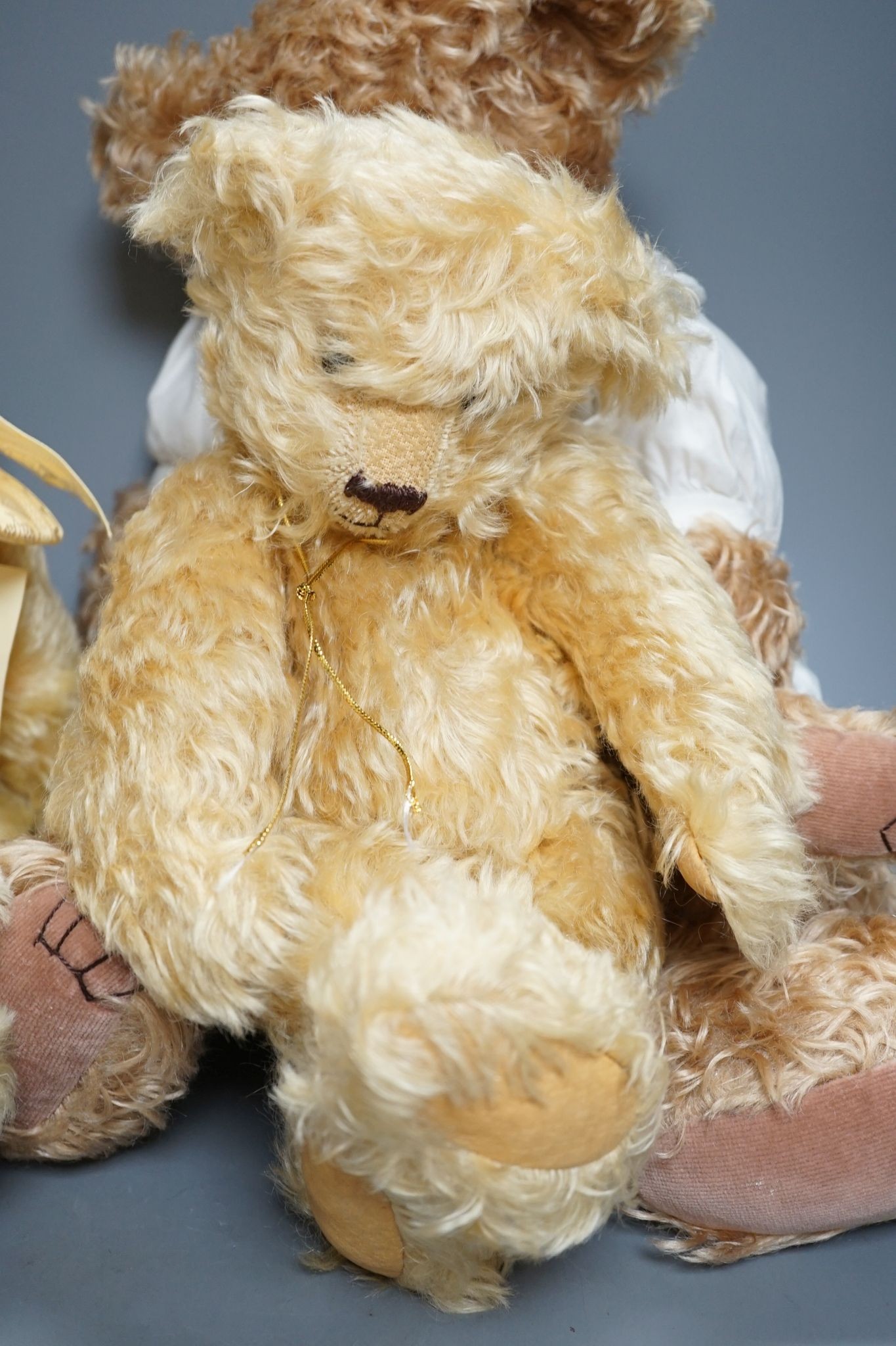 Five Pam Howells bears and one Clement bear